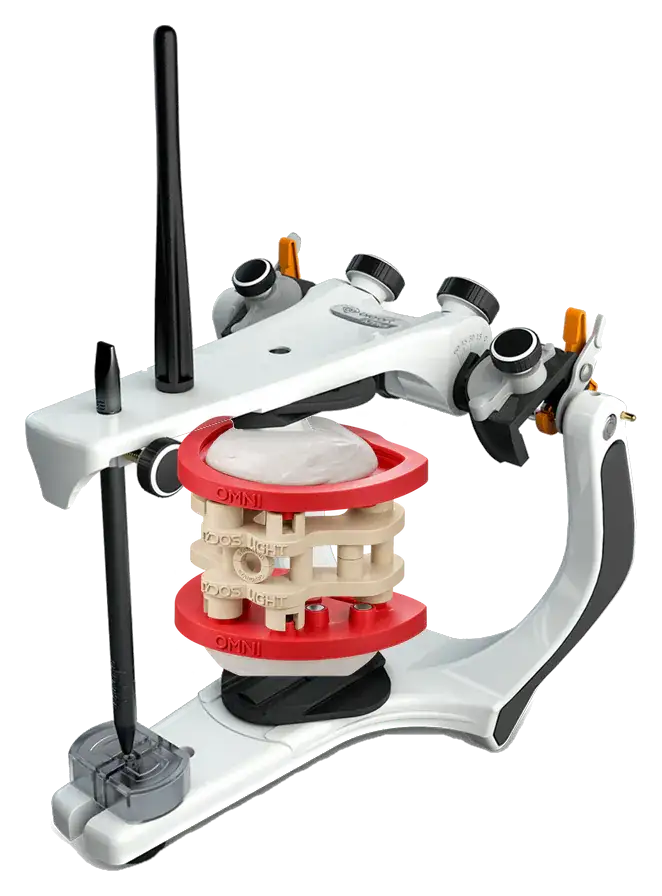 Illustration : articulateur Bio-Art A7Plus avec DACOS Omni Flex et le calibrateur montés entre ses deux branches