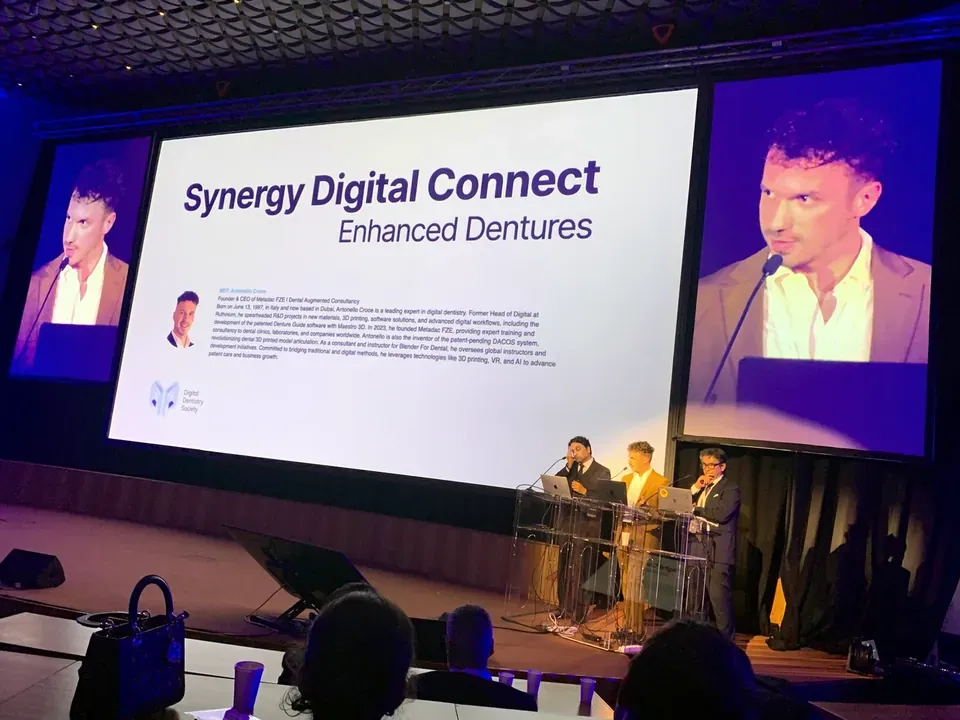 Conférence sur la scène de la Digital Dentistry Society à Venise